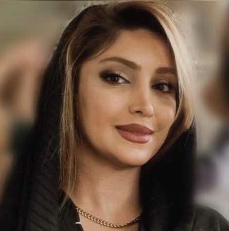آوا وکیلی