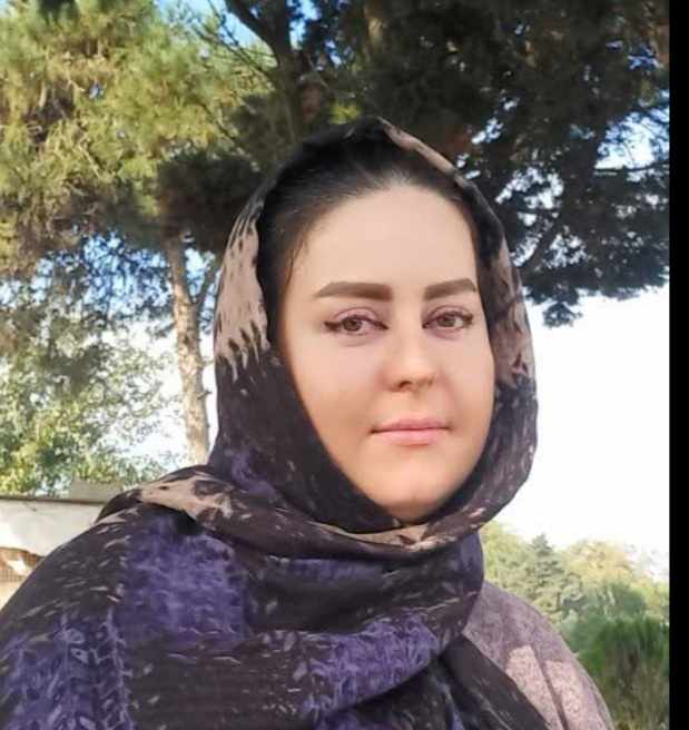 محبوبه اکبری 